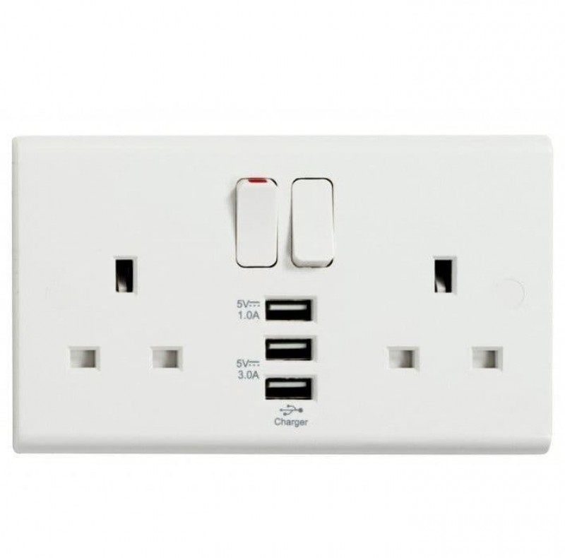 S1288 13A 2G Switched Socket + 3 USB